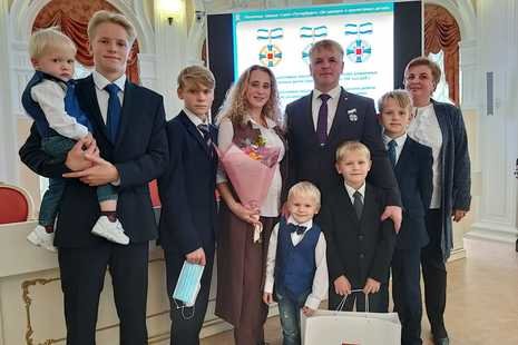 Почетное звание «За заслуги в воспитании детей» получила пушкинская многодетная семья, фото-1