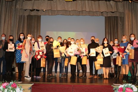 В Пушкинском районном доме культуры прошла торжественная церемония награждения волонтеров