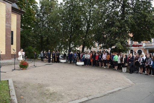 Жители почтили память жертв оккупации города Пушкин (фото) - фото 1