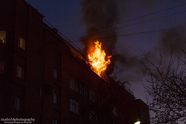 Фотоотчет с очередного пожара в Пушкине. К счастью - жертв нет (фото) - фото 1