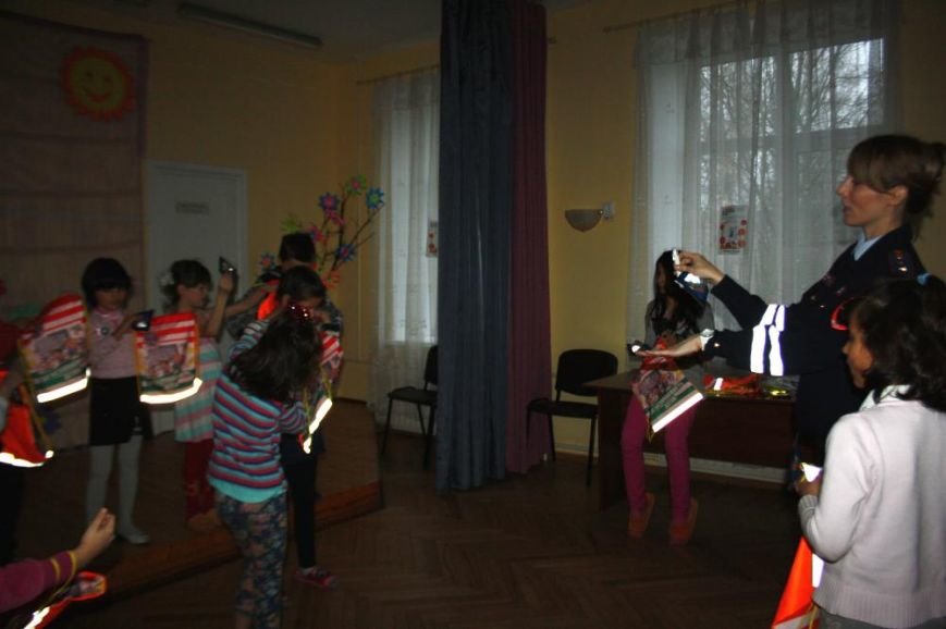 Дети из центра «Аист» превратились в «светлячков», фото-2