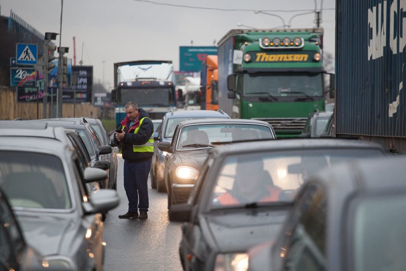 Недовольные дальнобойщики устроили транспортный коллапс в Пушкинском районе, фото-3