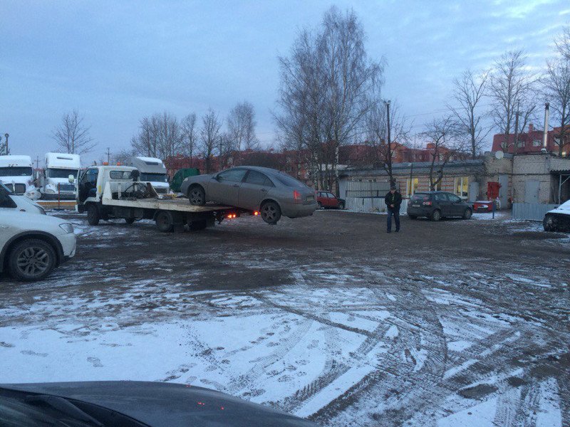 Эвакуатор едва не «потерял» автомобиль в городе Пушкине, фото-3
