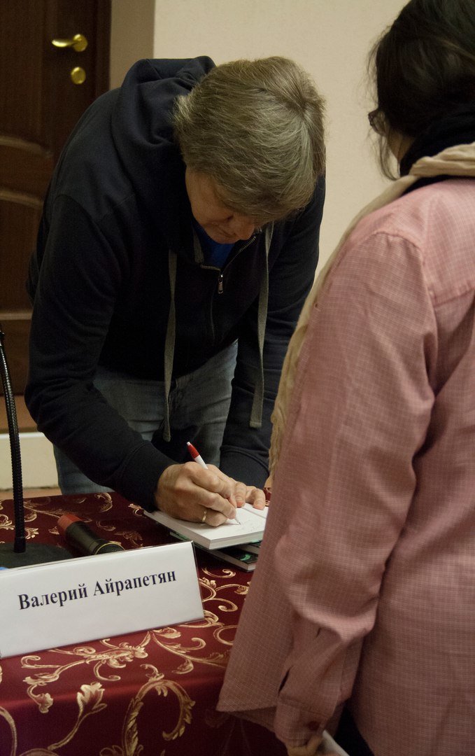 Известные петербургские писатели приехали в Пушкин, чтобы поговорить о современной литературе (фото) - фото 1
