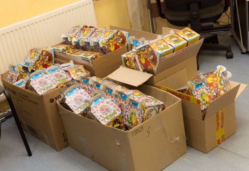 Пушкинцы собрали более двухсот подарков для больных детей (фото) - фото 1