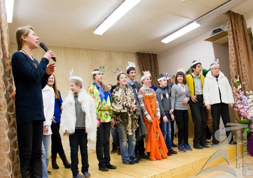 Волонтеры из города Пушкина оживили сказку для воспитанников школы-интерната (фото) - фото 1