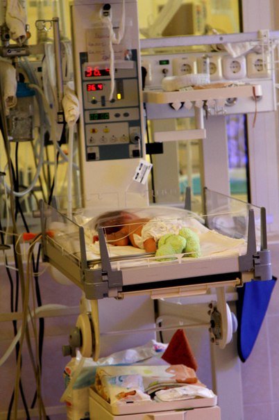 В детской больнице №22 появилась фотогалерея в поддержку родителей недоношенных малышей (фото) - фото 1