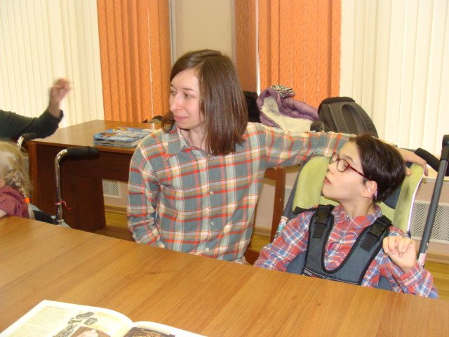 В детской библиотеке города Пушкина состоялся мастер-класс для детей с особенностями в развитии (фото) - фото 1