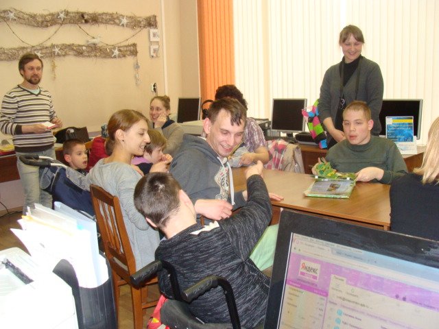 В детской библиотеке города Пушкина состоялся мастер-класс для детей с особенностями в развитии (фото) - фото 1