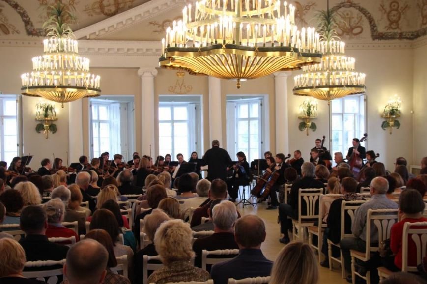 Симфонический оркестр под руководством Сергея Стадлера исполнил в Павловском парке произведения Моцарта, фото-2