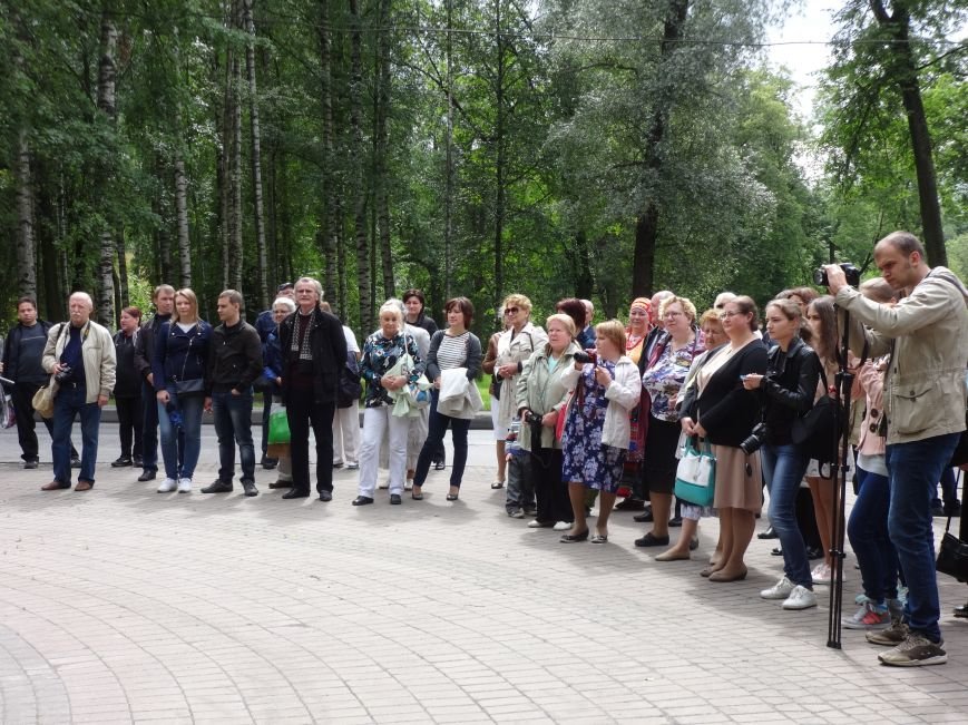 В Павловске состоялась церемония подношения цветов памятнику Штраусу, фото-3