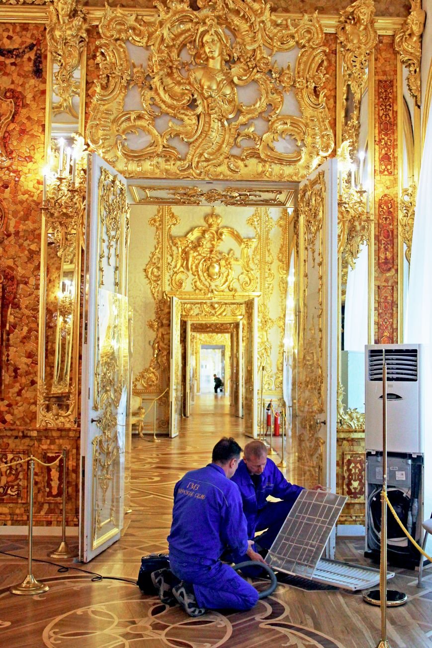 Янтарная комната в Екатерининском Дворце архивные изображения