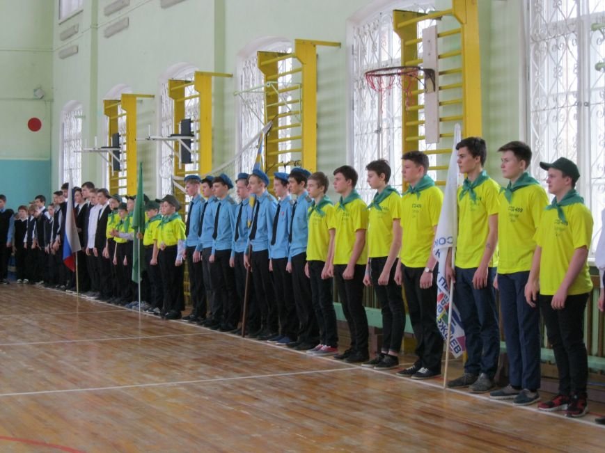 В школе № 409 проходил смотр-конкурс групп "Равнение на знамена", фото-2