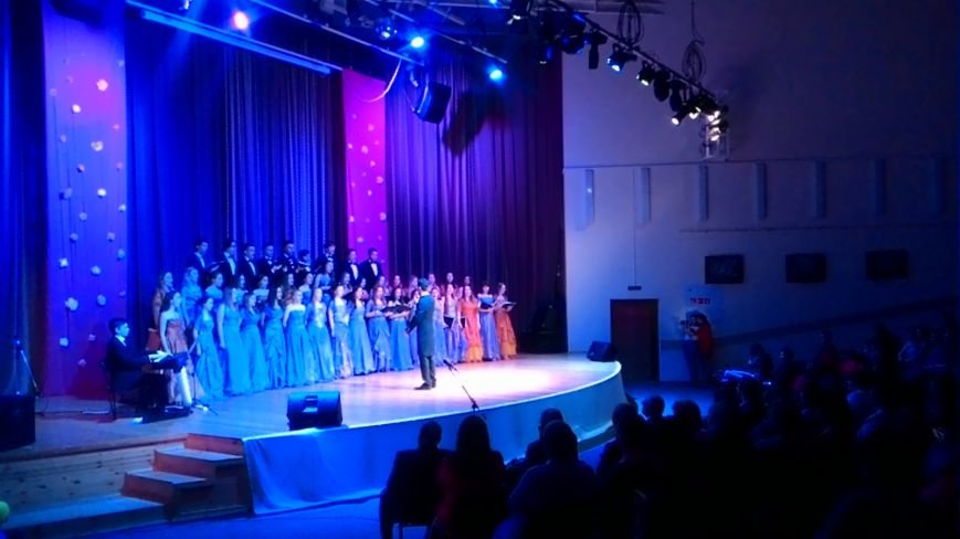 В ЛГУ имени А.С. Пушкина отметили 8 марта праздничным концертом, фото-1