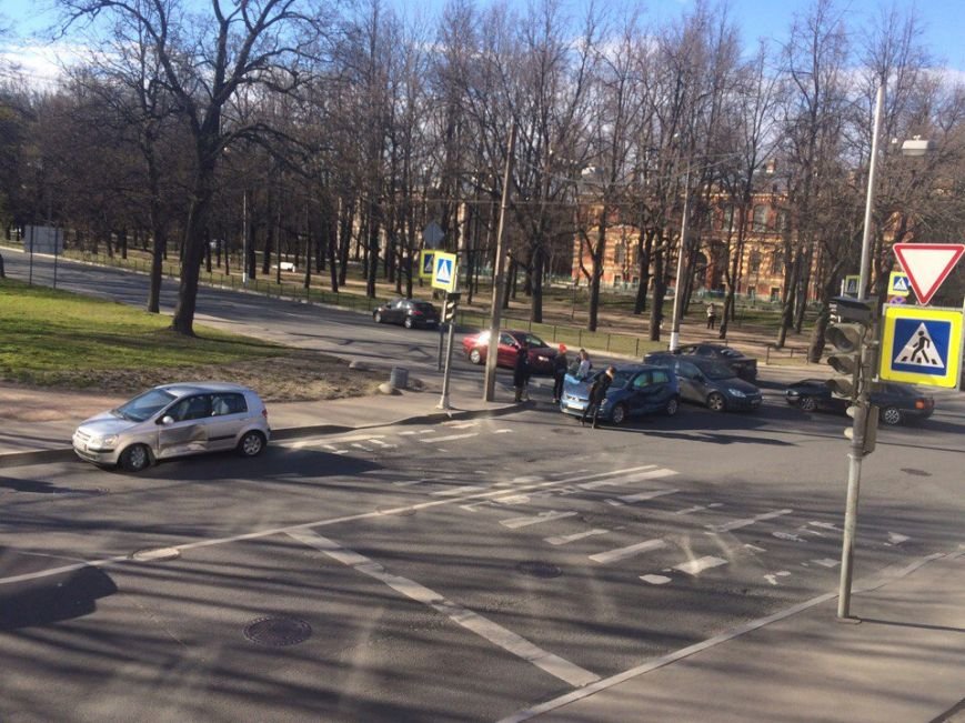 Из-за сломанного сфетофора в Пушкине происходят аварии, фото-1